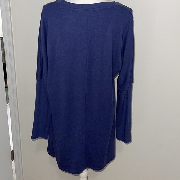 Super cute tunic - Picture 2 of 3